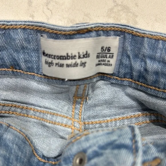 Abercrombie Blue Cargo Jeans - Picture 4 of 4